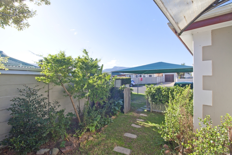 3 Bedroom Property for Sale in Milkwood Park Western Cape